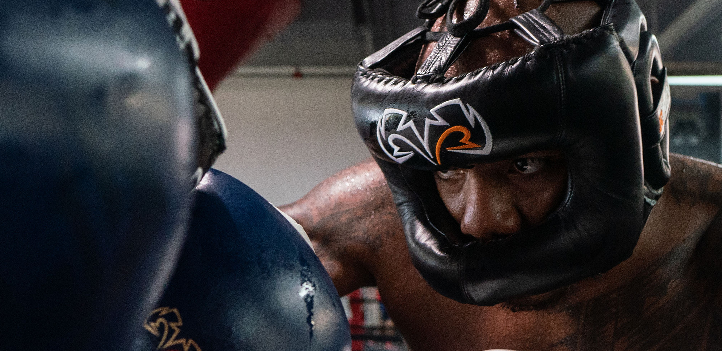 Sparring gloves hot sale and headgear