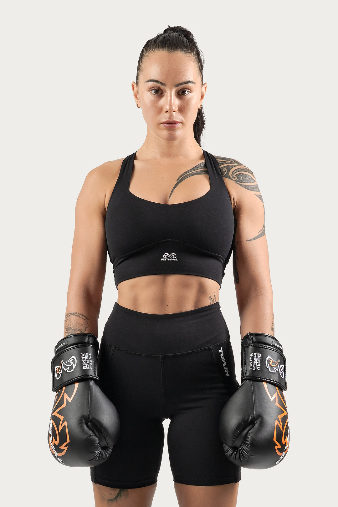 Do Women Wear Smaller Gloves Boxing: Essential Fit Guide Revealed